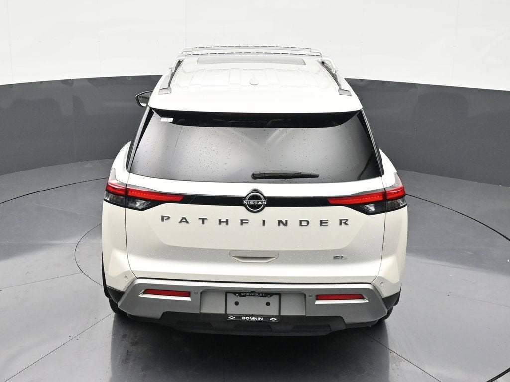 2022 Nissan Pathfinder SL