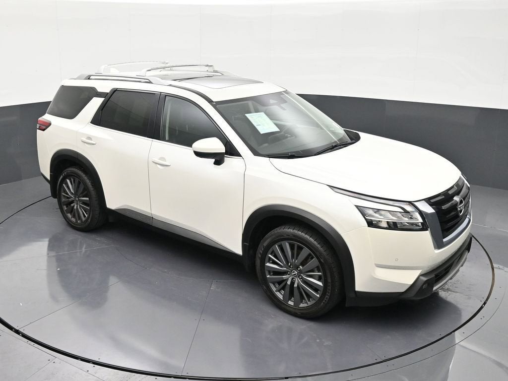 2022 Nissan Pathfinder SL