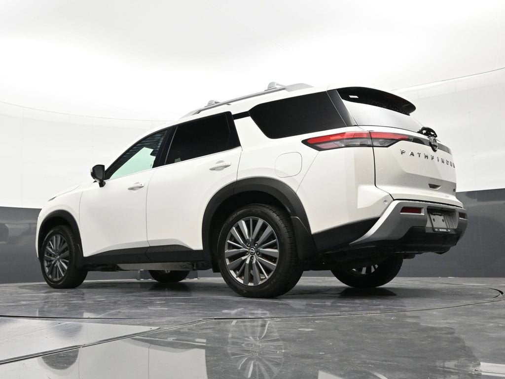 2022 Nissan Pathfinder SL