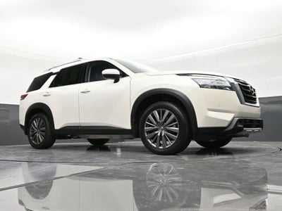 2022 Nissan Pathfinder SL