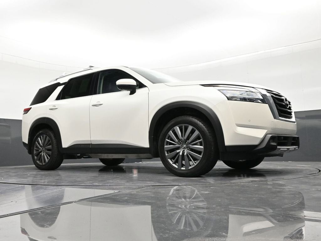 2022 Nissan Pathfinder SL