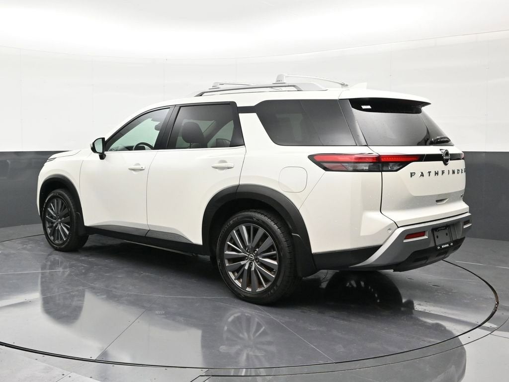 2022 Nissan Pathfinder SL