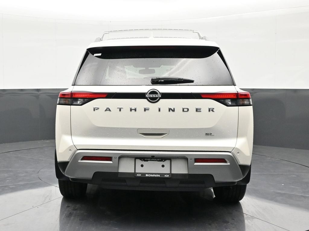 2022 Nissan Pathfinder SL