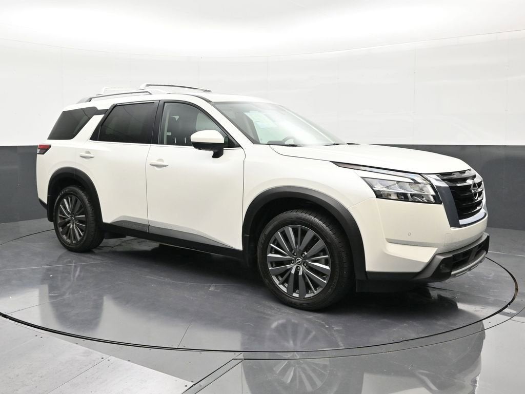 2022 Nissan Pathfinder SL