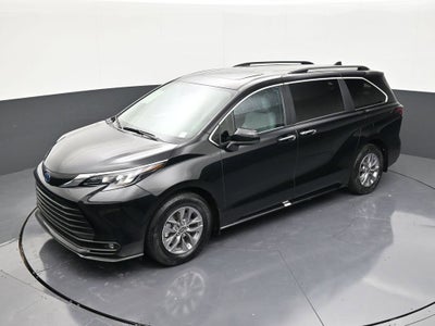 2025 Toyota Sienna XLE