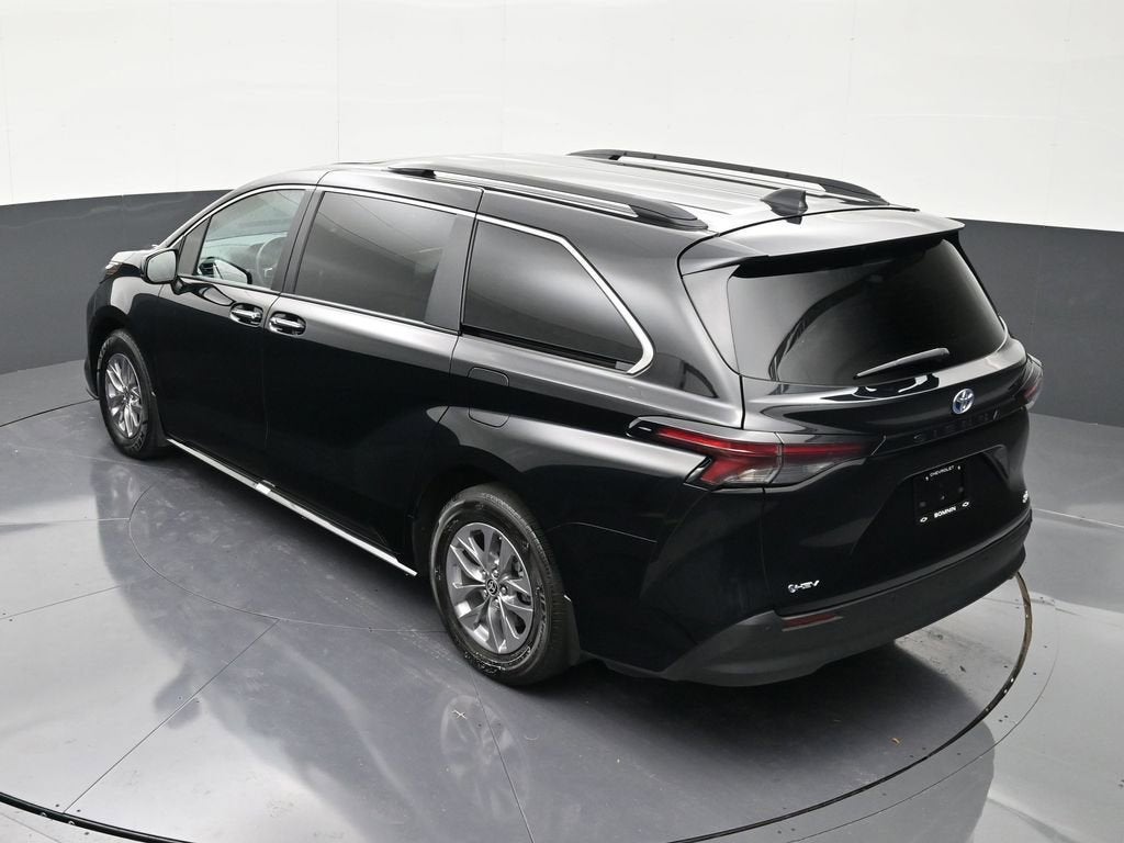 2025 Toyota Sienna XLE