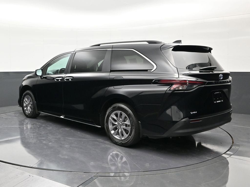 2025 Toyota Sienna XLE