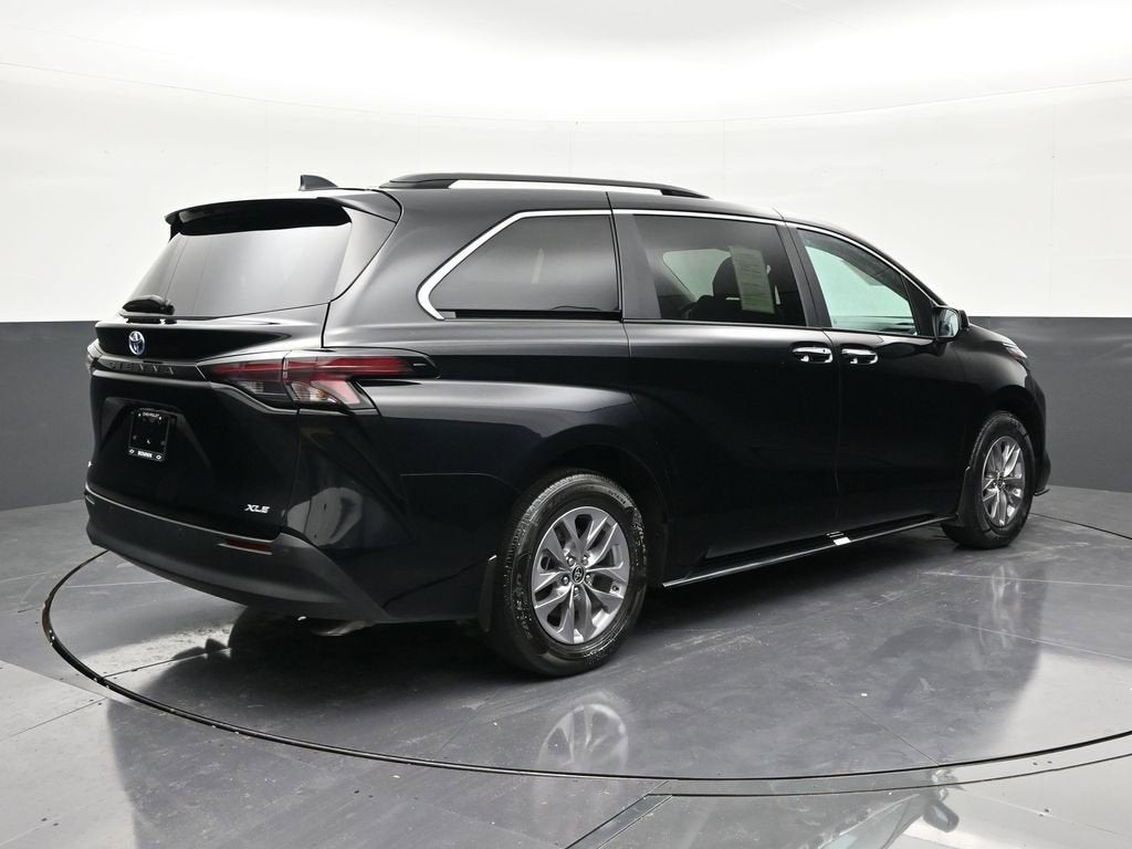 2025 Toyota Sienna XLE