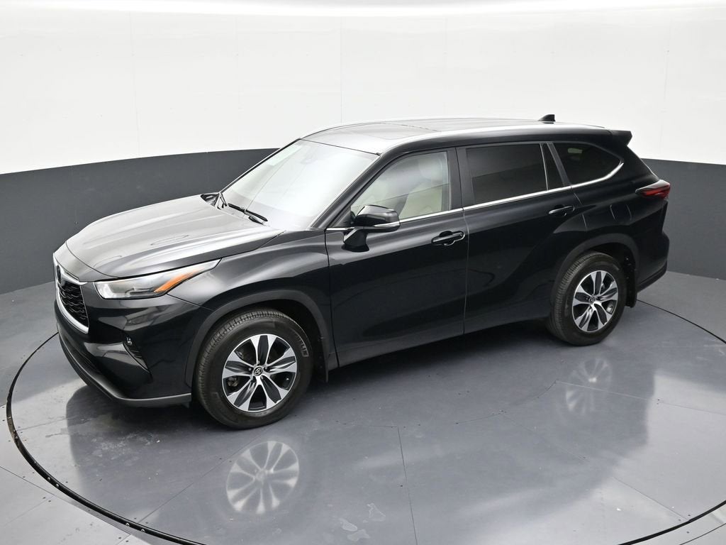 2025 Toyota Highlander LE
