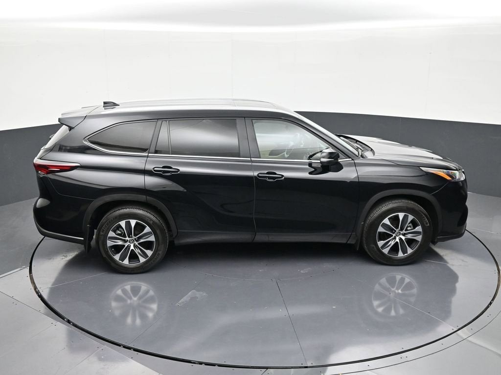 2025 Toyota Highlander LE