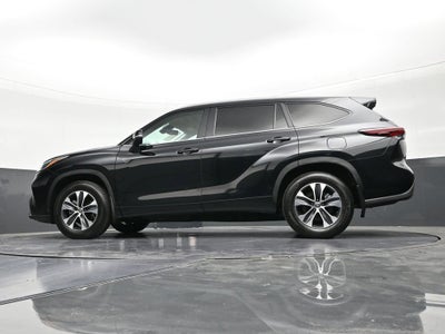 2025 Toyota Highlander LE