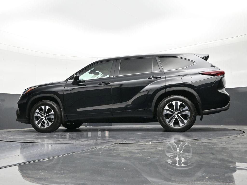 2025 Toyota Highlander LE