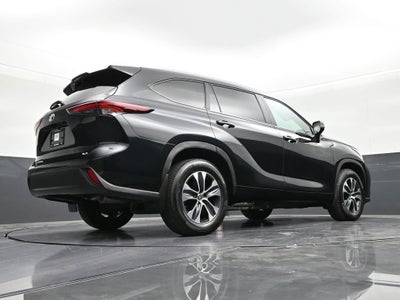 2025 Toyota Highlander LE
