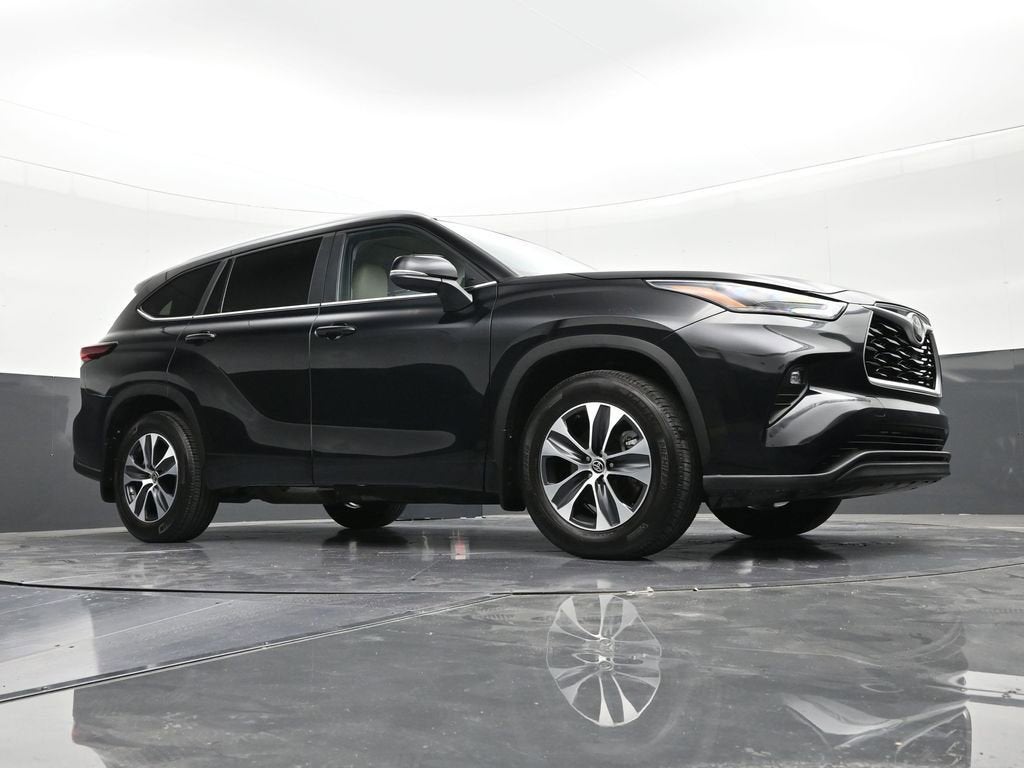 2025 Toyota Highlander LE