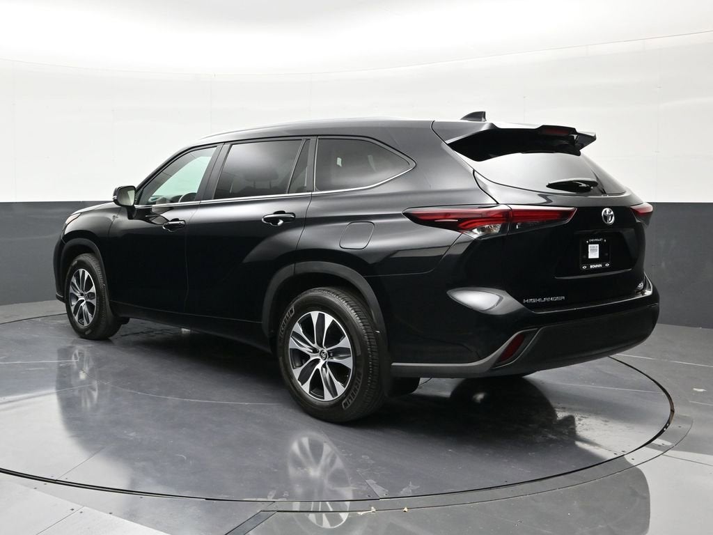 2025 Toyota Highlander LE