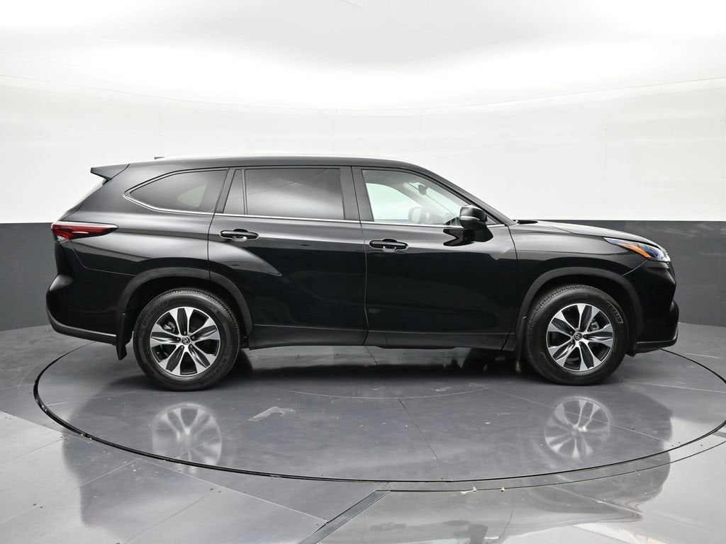 2025 Toyota Highlander LE