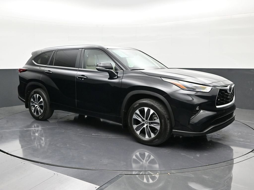 2025 Toyota Highlander LE