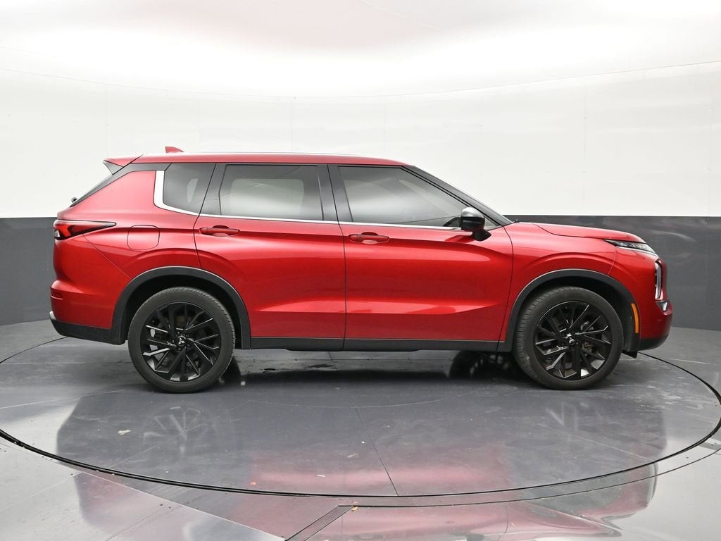 2023 Mitsubishi Outlander SE
