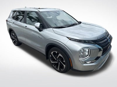 2023 Mitsubishi Outlander PHEV SE