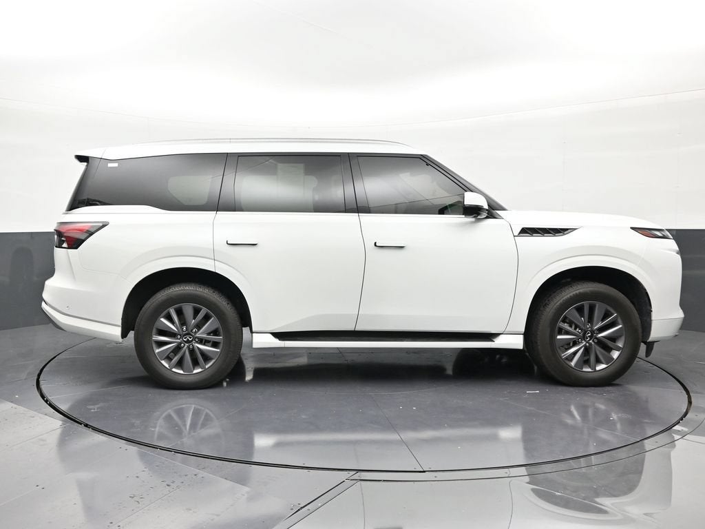 2025 INFINITI QX80 PURE