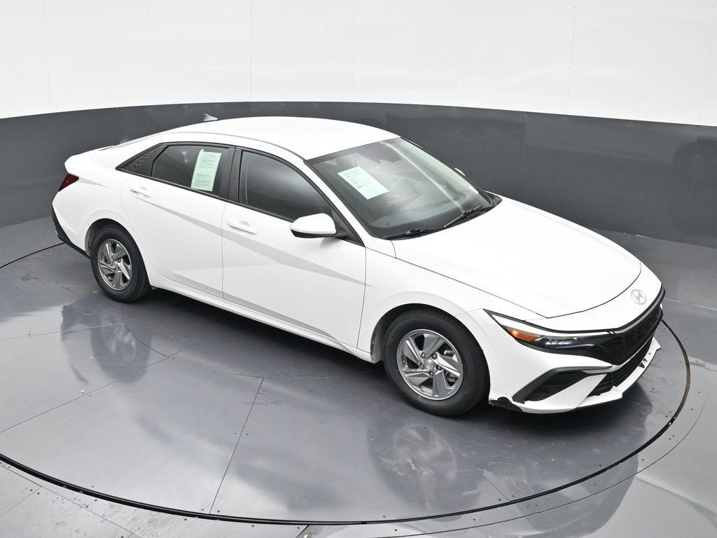 2024 Hyundai Elantra SE
