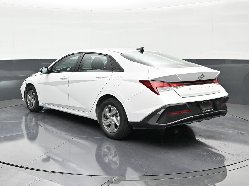 2024 Hyundai Elantra SE