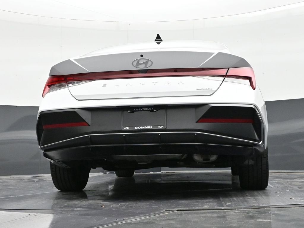 2025 Hyundai Elantra Limited
