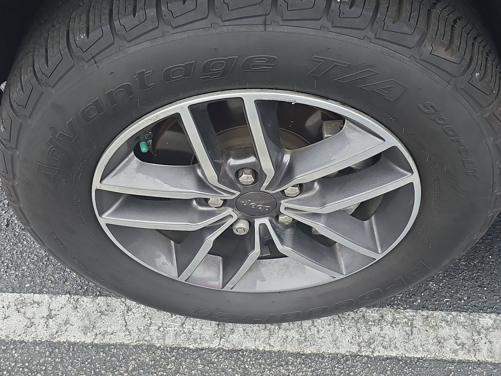 2019 Jeep Grand Cherokee Laredo E