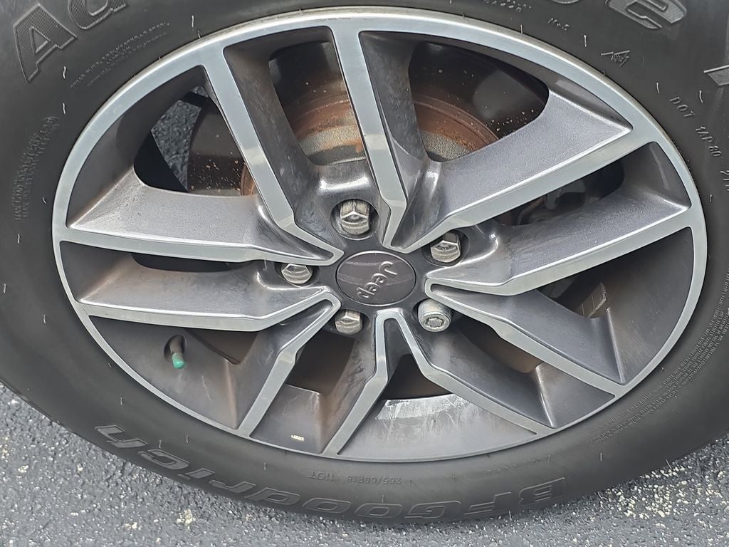 2019 Jeep Grand Cherokee Laredo E