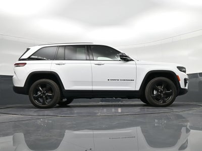 2022 Jeep Grand Cherokee Altitude