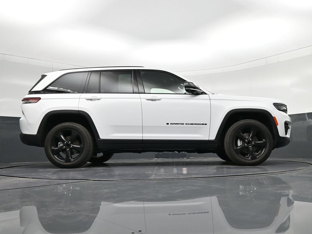 2022 Jeep Grand Cherokee Altitude