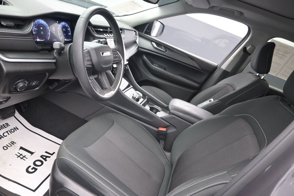 2024 Jeep Grand Cherokee L Laredo