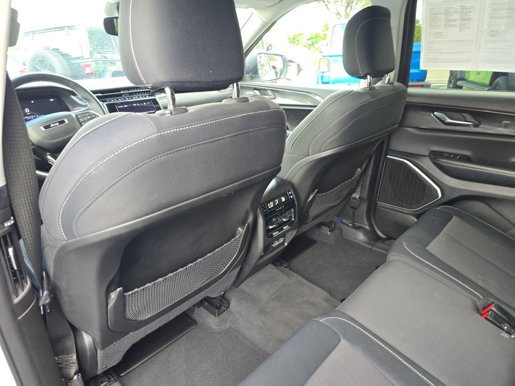 2022 Jeep Grand Cherokee L Laredo