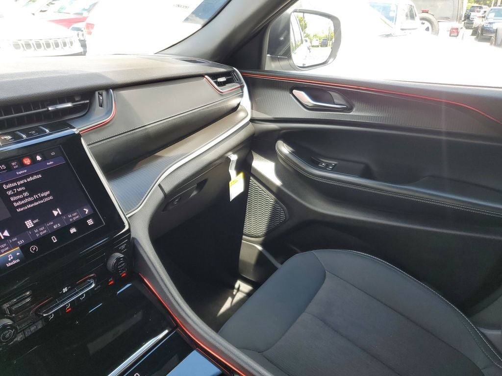 2024 Jeep Grand Cherokee L Laredo