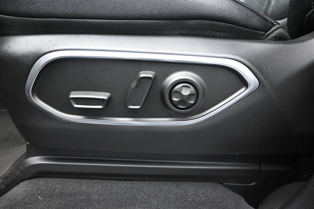 2024 Jeep Wagoneer Base