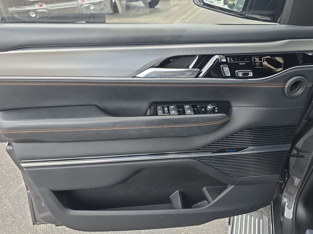 2023 Jeep Grand Wagoneer Series III