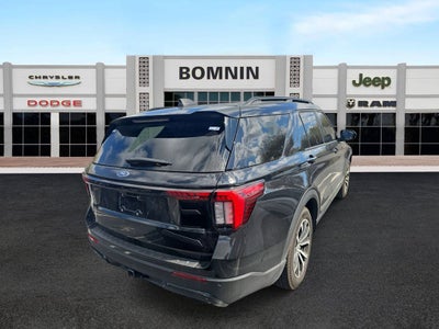 2025 Ford Explorer ST-Line