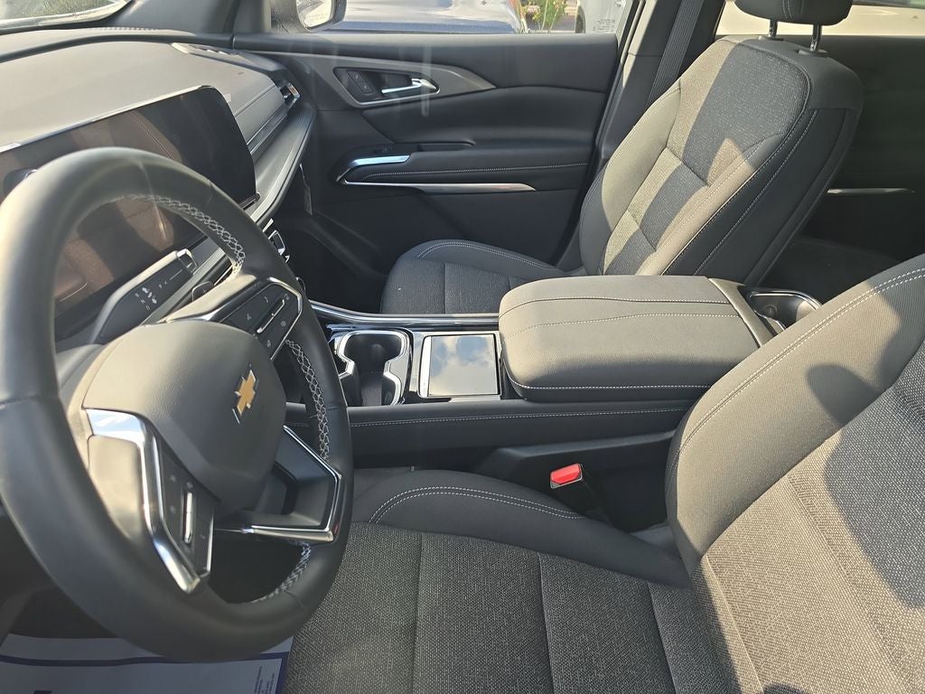 2024 Chevrolet Traverse LS