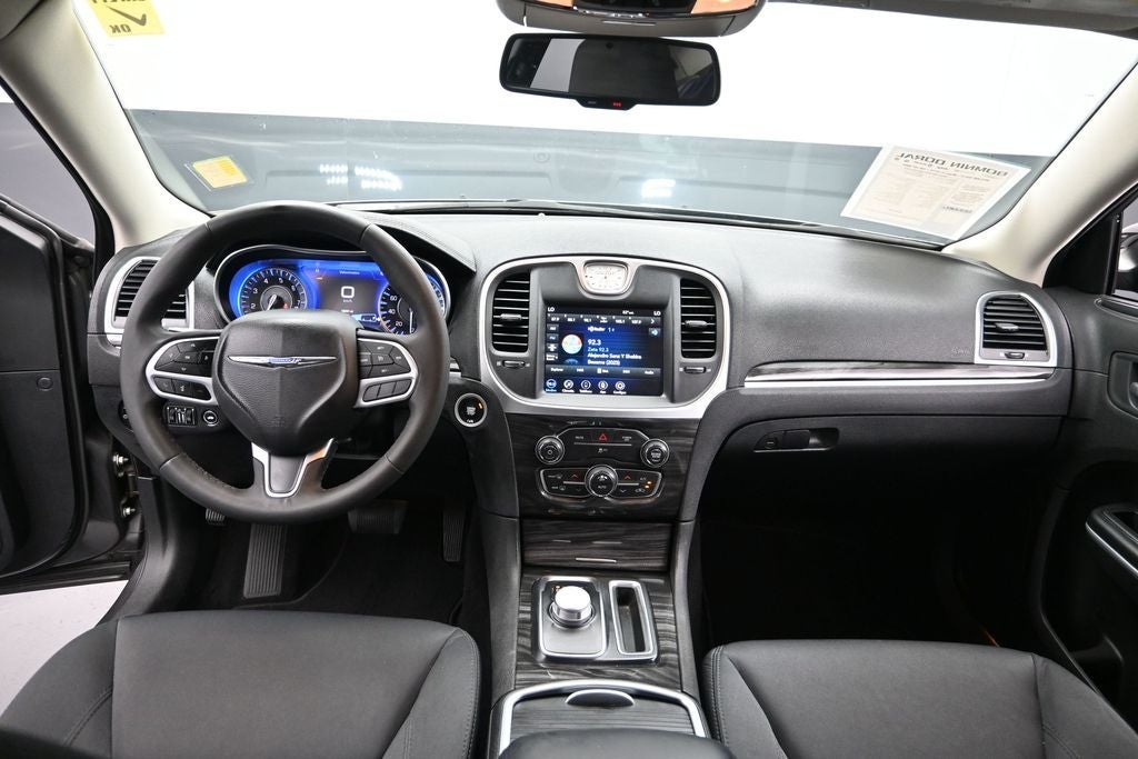 2022 Chrysler 300 Touring
