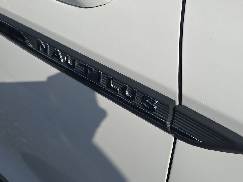 2023 Lincoln Nautilus Standard