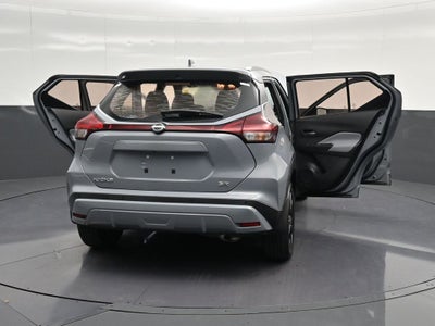 2022 Nissan Kicks SR