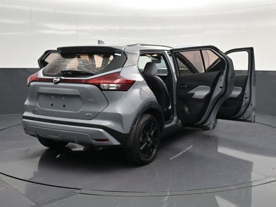 2022 Nissan Kicks SR