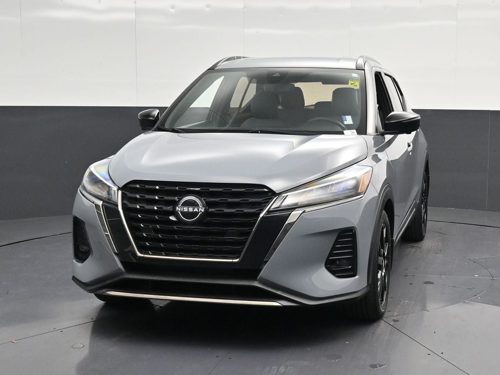2022 Nissan Kicks SR