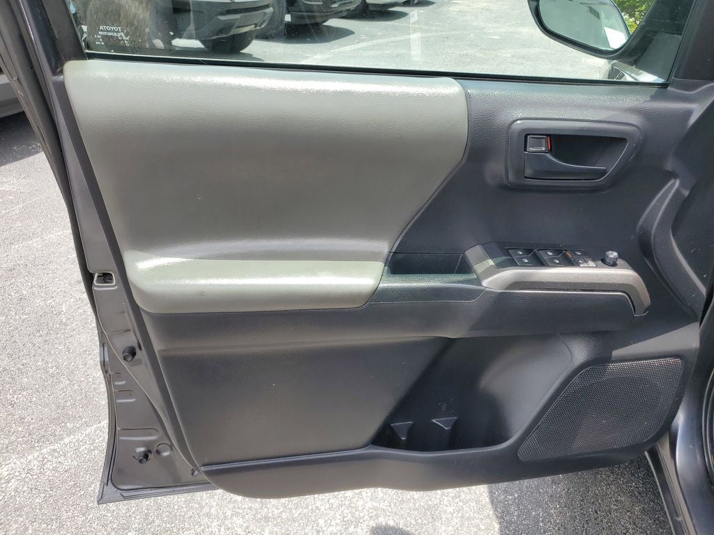 2022 Toyota Tacoma SR5 V6