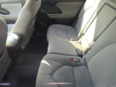 2023 Toyota Highlander LE