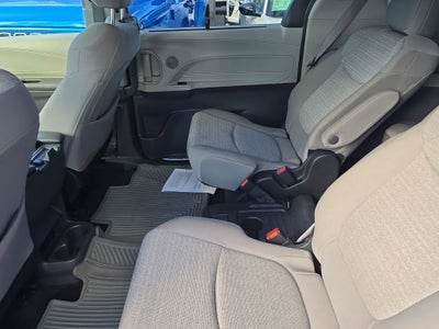 2023 Toyota Sienna LE 8 Passenger