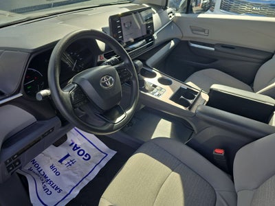 2023 Toyota Sienna LE 8 Passenger
