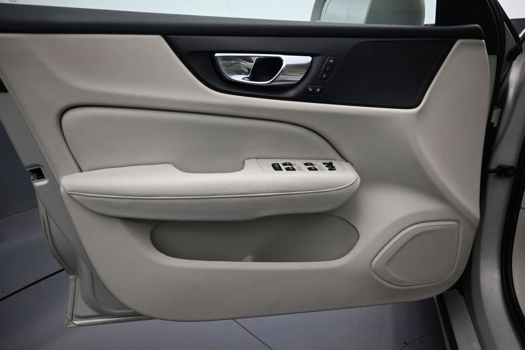 2020 Volvo S60 T5 Momentum