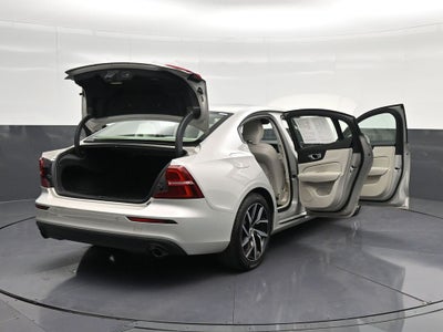 2020 Volvo S60 T5 Momentum
