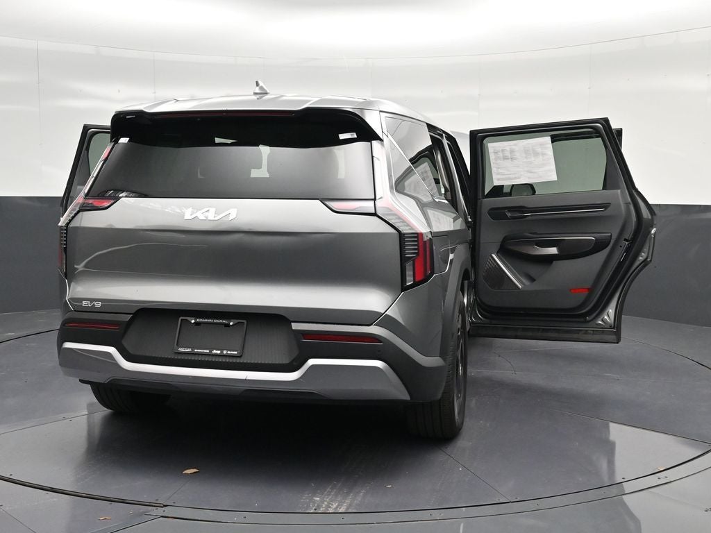 2025 Kia EV9 Light